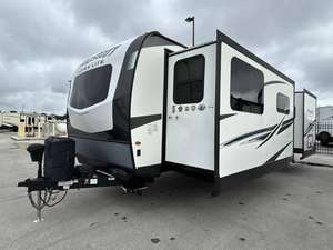 Remolques de viaje usados 2021 F-o-r-e-s-t R-i-v-e-r Flagstaff S-u-p-e-r L-i-t-e 26FKBS al por mayor disponibles para compradores mayoristas - Product Image 3