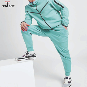 Nuevo estilo Venta caliente Impresión de alta calidad Hombres personalizados Entrenamiento Contraste Color Chándal en diferentes estilos Hecho en Pakistán - Product Image 3