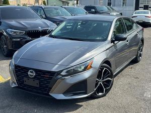 Nissan Altima 2.5 SR FWD 2023 Usado, Volante a la Izquierda - Product Image 5