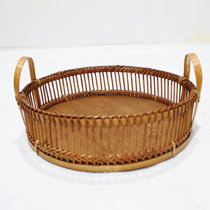 Plateau de service rond minimaliste en bambou et rotin Artex Dong Thap, panier tissé brun avec poignée pour la cuisine et le salon - Product Image 4