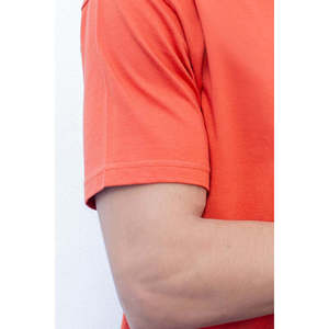 เสื้อยืดผู้ชายผ้าฝ้าย 100% - เย็บตะเข็บเสริมความแข็งแรงและทนทาน รับผลิตโลโก้ตามสั่งจากโรงงานโดยตรง - Product Image 3