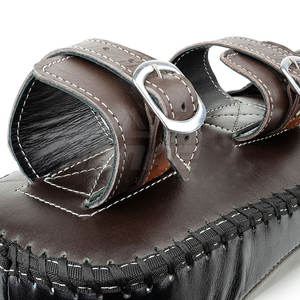 Coussinets d'entraînement de coups de pied de boxe personnalisés en cuir véritable robuste poinçon MMA pour la pratique de la boxe - Product Image 5