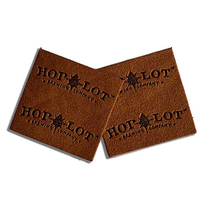 Étiquettes d'étiquette de vêtement de <span class=keywords><strong>haute</strong></span> qualité <span class=keywords><strong>Logo</strong></span> coudre sur l'étiquette de vêtements Patch en cuir suédé en cuir de vêtement pour vêtements - Product Image 2