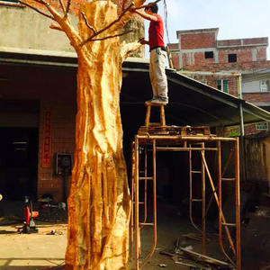 Árvore Ficus Artificial Grande de Fibra de Vidro com Folhas Douradas para Decoração de Ambientes - Product Image 3