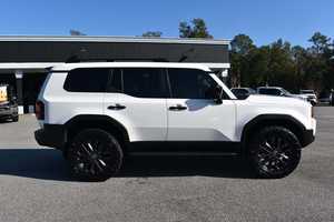 SUV Crossover Usado 2024, Gasolina, Automático, Asientos de Cuero, Cámara Trasera 360 - Product Image 6