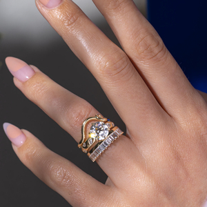 Premium Emerald Eternity Compromiso Ring Set Moissanite Silver Wedding Jewelry Proveedor al por mayor Exportación Proveedor a granel en línea - Product Image 6