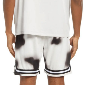 Short avec logo personnalisé OEM Short décontracté en polyester pour hommes Short imprimé de plage, de course, de natation et de basket-ball pour hommes Quick INDUSTRIES - Product Image 3
