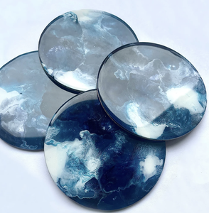 Juego de Posavasos de Resina Artesanal de Lujo, Diseño Único de Madreperla Natural Blanca, Forma Redonda - Product Image 3