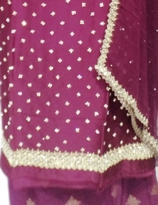 Costumes modernes indiens pakistanais de qualité supérieure brodés à la main pour femmes fêtes de style traditionnel à la mode - Product Image 3