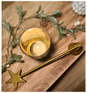 Éteignoir à bougie en laiton en métal avec logo personnalisé et long manche en bois noir pour éteindre la flamme de la bougie en toute sécurité - Product Image 1