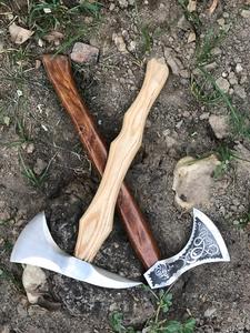 Hacha vikinga con mango de madera de rosa tallado y envoltura de cuero opcional con cubierta de cuero acabado completamente afilado de alto brillo - Product Image 3