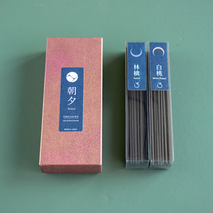 Varillas de Incienso de Bajo Humo, 40g, Aroma a Orquídea, Set con Melocotón Blanco y Manzana - Product Image 1
