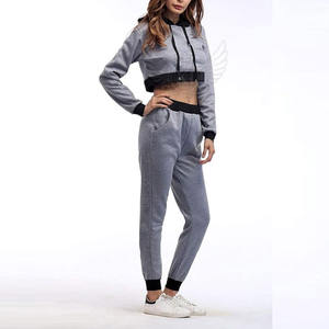 Nouvelle arrivée en gros de haute qualité Logo personnalisé femmes haut court 2024 polaire matériel femmes haut court à capuche - Product Image 3