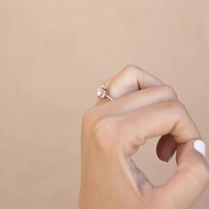 Anillo de Compromiso con Halo de Diamantes Cultivados en Laboratorio de 1.50 CTW, Corte Redondo, Oro Sólido de 14K, Oro Rosa, Joyería Fina para Novia, Hecho en EE. UU. - Product Image 4