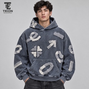 Sweat à capuche brodé pour homme, effet délavé, toucher doux et coutures détaillées pour un look moderne au quotidien. - Product Image 1