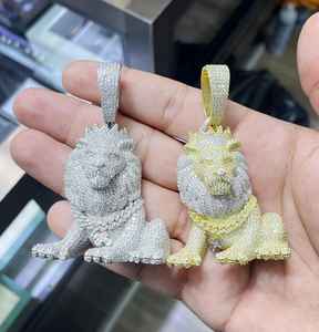 Pendentif exclusif en argent sterling avec diamant de laboratoire VVS glacé pour hommes personnalisé Hip Hop Lion Design Chain Charms Passes Tester - Product Image 1