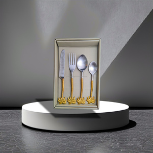 Juego de cubiertos hechos a mano de palmera de latón personalizados para el almuerzo y la cena hechos de acero y latón por el fabricante indio - Product Image 5