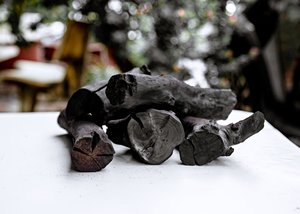 Briquette de charbon de bois noir pomelo naturel pour gril chauffant Shisha à motif de coquille fabriquée au Vietnam pour la vente d'acheteurs à l'exportation - Product Image 2