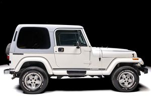 Jeep Wrangler Laredo 4x4 de 1988, Usado en Buen Estado, Sin Reserva, Motor de 6 Cilindros en Línea, Tracción en las 4 Ruedas, Techo Rígido Desmontable, Sin Modificaciones - Product Image 3