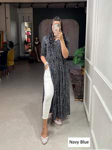 Fancy Rayon Bandhani Print Design Ladies Nair a Cut Kurtis Colección de ropa india y pakistaní para mujeres - Product Image 4