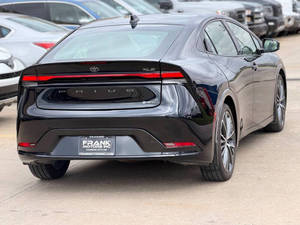 Toyota Prius XLE 2024 d'occasion en excellent état, 6k km - Product Image 2