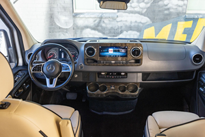 Fourgonnette de direction d'occasion 3500 Midwest Automotive Designs - Product Image 2
