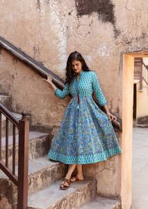 Robe Skye imprimée à la main, bohème, en pur coton, décontractée, occasionnelle, été, bleu vert - Product Image 4