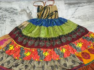 ชุดเดรสยาวผ้าไหมรีไซเคิลงานฝีมือ: กระโปรงทรงโบฮีเมียนแบบหลายชั้น - Product Image 5