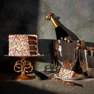 Soporte para Tartas de Metal Moderno con Base Resistente y Aspecto Clásico, Ideal para Cumpleaños, Eventos, Cafeterías y Exhibiciones Profesionales de Repostería - Product Image 4