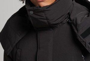 Chaqueta de Invierno Unisex de Estilo Regular, Calidad Premium, Transpirable e Impermeable, de Lona, con Logotipo Frontal, Color Sólido - Product Image 3