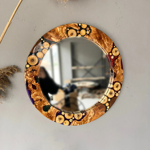 Miroir mural en bois et résine à finition élégante, best-seller, pour un style d'intérieur luxueux, ajoutant de la profondeur visuelle et du charme - Product Image 1