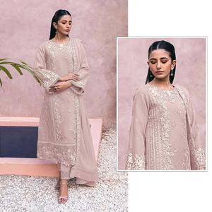 Vêtements d'extérieur pour femmes de qualité supérieure Salwar Kameez pakistanais avec Dupatta assorti disponible en quantité en vrac d'Inde - Product Image 1