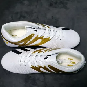 FG zapatos <span class=keywords><strong>de</strong></span> fútbol <span class=keywords><strong>de</strong></span> alta calidad para hombre tacos <span class=keywords><strong>de</strong></span> fútbol <span class=keywords><strong>de</strong></span> césped antideslizantes para niños TF/FG botas <span class=keywords><strong>de</strong></span> fútbol <span class=keywords><strong>de</strong></span> entrenamiento Chuteira <span class=keywords><strong>Campo</strong></span> 35-45 - Product Image 3