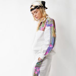Unisex 80s Vintage White Cotton Tracksuit <b>Set</b> - Stylish Throwback Design with Retro Vibes, Ideal for Sports, and Everyday - Product Image 6