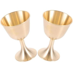 Verre à vin en acier inoxydable martelé rustique aux tons dorés avec texture unique pour les fêtes, les événements et la décoration de table de mariage - Product Image 4