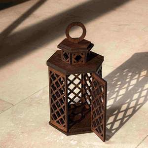 Lanternes en bois fabriquées à la main pour un décor sophistiqué - Product Image 2