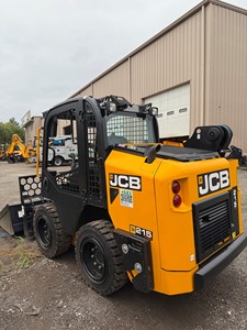Chargeuse compacte sur chenilles à levage vertical JCB 215T à haut débit 2025 pour la construction et l'agriculture - Product Image 5