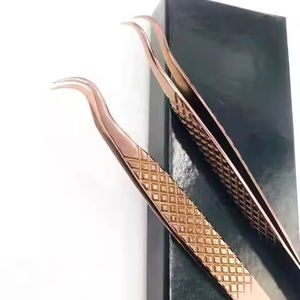 Pinces à cils de salon de qualité supérieure, conçues pour une prise ferme, une manipulation fluide et une utilisation professionnelle des extensions de cils - Product Image 4