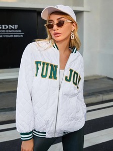 Chaqueta Varsity de Lana Acolchada para Mujer 2026, Chaqueta de Béisbol con Letras Impresas Personalizadas, Venta al Por Mayor OEM - Product Image 3