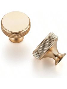 Boutons en laiton antique fabriqués à la main pour la restauration de meubles rétro et portes d'armoires rustiques ajoutant naturellement du charme aux intérieurs - Product Image 2