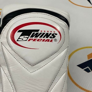 Guantes de Boxeo MMA Dobles Acolchados Cómodos Más Vendidos, Guantes de Entrenamiento de Kickboxing Profesionales Personalizados que Absorben la Humedad - Product Image 6