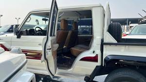 Meilleur véhicule d'occasion en excellent état pour Toyota Hilux VDJ79 Double Cabine 2020, boîte manuelle, conduite à gauche, 100% en parfait état de marche, sans accident - Product Image 6