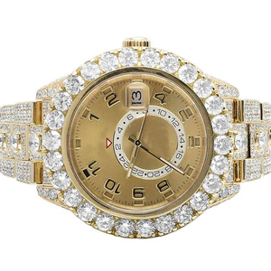 Reloj mecánico para hombre con cierre oculto hecho de acero inoxidable y diamante de moissanita que le da un estilo único con claridad VVS - Product Image 1