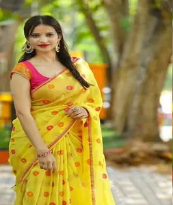 Neue Designer Yellow Georgette Stickerei und Faden arbeit und Spitzen rand mit Banarasi Seiden bluse für Hochzeits kleidung Saree