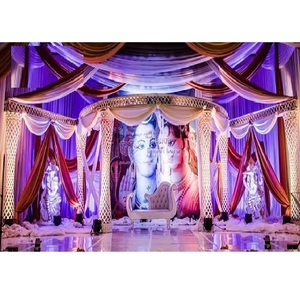 Lujoso Mandap de Cristal para Bodas Indias, Decoración Tradicional de Mandap con Pilares de Cristal, Mandap de Pilares de Cristal Color Marfil, Reino Unido - Product Image 1