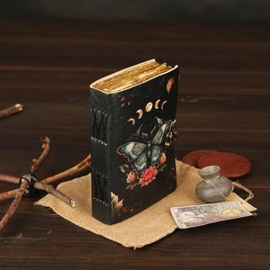 Libro de hechizos en blanco de Shadows Luna Moth Journal Suministros de brujería Moth Decore y Morpho Butterfly Print - Product Image 2