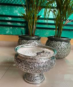 Urli Moderno de Plata Alemana Tradicional con Diseño de Loros Tallados, Tazón de Metal Plateado para Decoración del Hogar, Decoración de Fiestas, Idea de Regalo para Diwali - Product Image 2