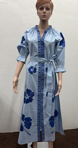 ชุดเดรสยาวสไตล์ยูเครนสำหรับผู้หญิง ล่าสุด ดีไซน์หรูหรา วินเทจ ปักด้วยเครื่องจักร ผ้าทอเนื้อผ้าฝ้าย 100% แขนสั้น ซักได้ สีธรรมชาติ - Product Image 2