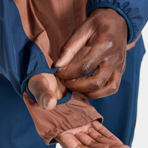 Survêtement à capuche imperméable en nylon personnalisé avec logo écologique, survêtement coupe-vent personnalisé pour hommes à Nurak - Product Image 5