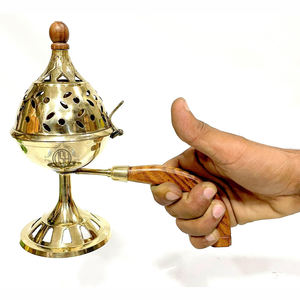 Quemador de incienso de latón súper vendido con mango de madera hecho a mano nuevo diseño atractivo quemador de incienso artículos de regalos decorativos para el hogar - Product Image 2